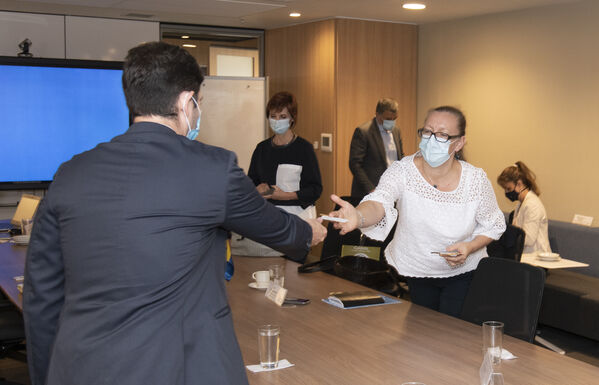 VISITA EMBAJADORA SUECIA COLOMBIA HELENA STROM
VISITA EMBAJADORA SUECIA COLOMBIA HELENA STROM
Fecha: 19 Marzo 2021.
Para descargar esta fotografía en alta resolución, haga clic sobre la imagen hasta que la misma se despliegue en la pantalla completa; luego dé clic derecho y elija la opción "guardar imagen como". 
En caso de publicación por cualquier medio, solicitamos acompañarla del crédito: "Foto EPM"
Palabras clave: VISITA EMBAJADORA SUECIA COLOMBIA HELENA STROM