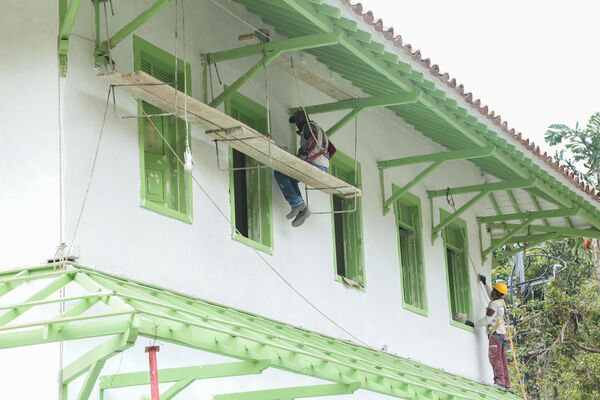 Restauración bien interés cultural Casa Ingenieros
Restauración bien interés cultural Casa Ingenieros.
Fecha: 25 Marzo 2021.
Para descargar esta fotografía en alta resolución, haga clic sobre la imagen hasta que la misma se despliegue en la pantalla completa; luego dé clic derecho y elija la opción "guardar imagen como". 
En caso de publicación por cualquier medio, solicitamos acompañarla del crédito: "Foto EPM"
Palabras clave: Restauración bien interés cultural Casa Ingenieros