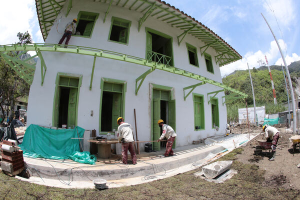 Restauración bien interés cultural Casa Ingenieros
Restauración bien interés cultural Casa Ingenieros.
Fecha: 25 Marzo 2021.
Para descargar esta fotografía en alta resolución, haga clic sobre la imagen hasta que la misma se despliegue en la pantalla completa; luego dé clic derecho y elija la opción "guardar imagen como". 
En caso de publicación por cualquier medio, solicitamos acompañarla del crédito: "Foto EPM"
Palabras clave: Restauración bien interés cultural Casa Ingenieros