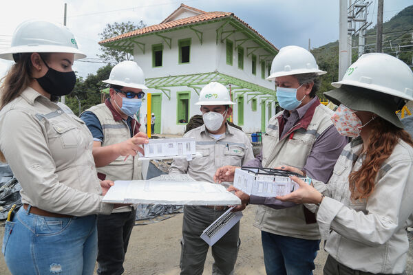 Restauración bien interés cultural Casa Ingenieros
Restauración bien interés cultural Casa Ingenieros.
Fecha: 25 Marzo 2021.
Para descargar esta fotografía en alta resolución, haga clic sobre la imagen hasta que la misma se despliegue en la pantalla completa; luego dé clic derecho y elija la opción "guardar imagen como". 
En caso de publicación por cualquier medio, solicitamos acompañarla del crédito: "Foto EPM"
Palabras clave: Restauración bien interés cultural Casa Ingenieros