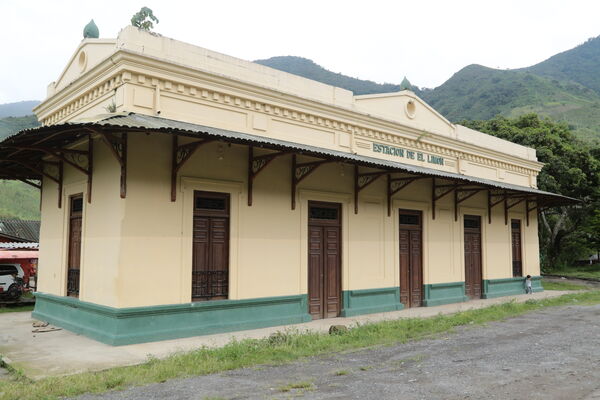 Restauración bien interés cultural Casa Ingenieros
Restauración bien interés cultural Casa Ingenieros.
Fecha: 25 Marzo 2021.
Para descargar esta fotografía en alta resolución, haga clic sobre la imagen hasta que la misma se despliegue en la pantalla completa; luego dé clic derecho y elija la opción "guardar imagen como". 
En caso de publicación por cualquier medio, solicitamos acompañarla del crédito: "Foto EPM"
Palabras clave: Restauración bien interés cultural Casa Ingenieros