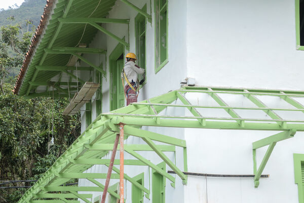 Restauración bien interés cultural Casa Ingenieros
Restauración bien interés cultural Casa Ingenieros.
Fecha: 25 Marzo 2021.
Para descargar esta fotografía en alta resolución, haga clic sobre la imagen hasta que la misma se despliegue en la pantalla completa; luego dé clic derecho y elija la opción "guardar imagen como". 
En caso de publicación por cualquier medio, solicitamos acompañarla del crédito: "Foto EPM"
Palabras clave: Restauración bien interés cultural Casa Ingenieros