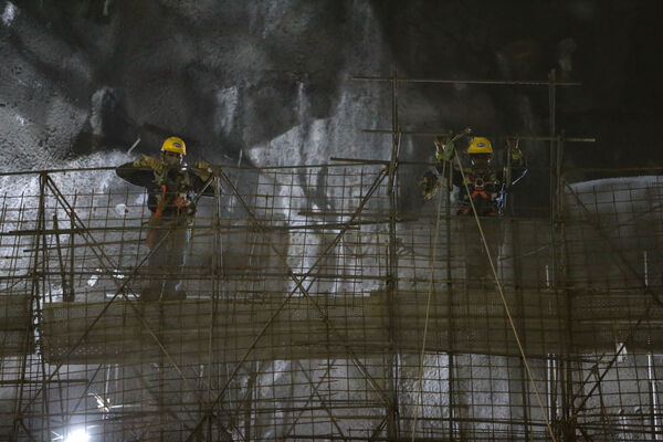 Avances obras Casa Maquinas  Gerente
Avances obras Casa de Maquinas - Gerente
Fecha: 9 Marzo 2021.
Para descargar esta fotografía en alta resolución, haga clic sobre la imagen hasta que la misma se despliegue en la pantalla completa; luego dé clic derecho y elija la opción "guardar imagen como". 
En caso de publicación por cualquier medio, solicitamos acompañarla del crédito: "Foto EPM"
Palabras clave: Avances obras Casa Maquinas  Gerente