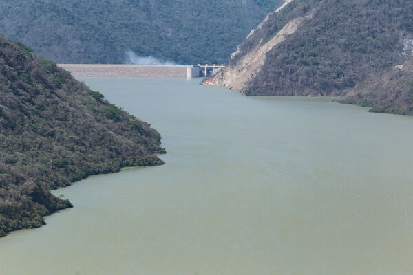 Vertedero Presa Represa Proyecto Eléctrico Ituango
Vertedero Presa Represa Proyecto Eléctrico Ituango.
Fecha: 9 Marzo 2021.
Para descargar esta fotografía en alta resolución, haga clic sobre la imagen hasta que la misma se despliegue en la pantalla completa; luego dé clic derecho y elija la opción "guardar imagen como". 
En caso de publicación por cualquier medio, solicitamos acompañarla del crédito: "Foto EPM"
Palabras clave: Vertedero Presa Represa Proyecto Eléctrico Ituango