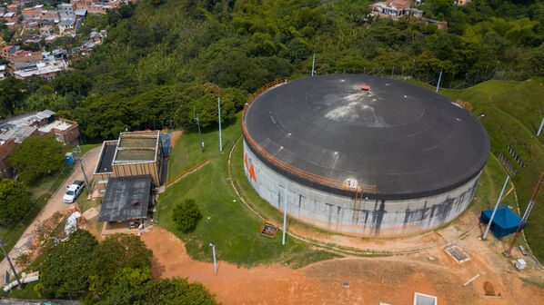 Acueducto Itaguí 
Acueducto Itaguí 
Fecha: 14 Mayo 2021
Para descargar esta fotografía en alta resolución, haga clic sobre la imagen hasta que la misma se despliegue en la pantalla completa; luego dé clic derecho y elija la opción "guardar imagen como". 
En caso de publicación por cualquier medio, solicitamos acompañarla del crédito: "Foto EPM"
Palabras clave: Acueducto Itaguí