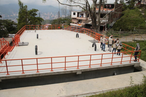 Acueducto Itaguí 
Acueducto Itaguí 
Fecha: 14 Mayo 2021
Para descargar esta fotografía en alta resolución, haga clic sobre la imagen hasta que la misma se despliegue en la pantalla completa; luego dé clic derecho y elija la opción "guardar imagen como". 
En caso de publicación por cualquier medio, solicitamos acompañarla del crédito: "Foto EPM"
Palabras clave: Acueducto Itaguí