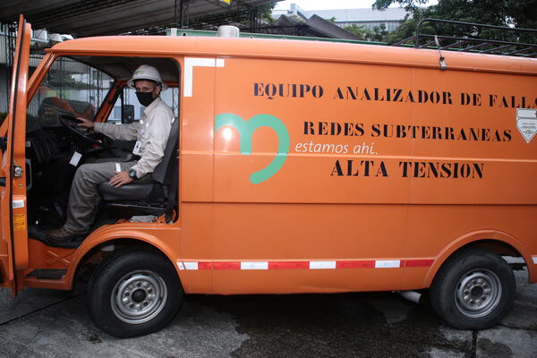 Cuadrillas Mantenimiento T D
Cuadrillas Mantenimiento T y D.
Fecha: 19 Mayo 2021.
Para descargar esta fotografía en alta resolución, haga clic sobre la imagen hasta que la misma se despliegue en la pantalla completa; luego dé clic derecho y elija la opción "guardar imagen como". 
En caso de publicación por cualquier medio, solicitamos acompañarla del crédito: "Foto EPM"
Palabras clave: Cuadrillas Mantenimiento T D