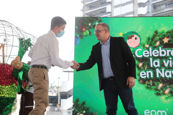 Rueda Prensa Celebremos Vida Navidad
Rueda de Prensa Celebremos la Vida en Navidad 
Fecha: 5 Noviembre 2021
Para descargar esta fotografía en alta resolución, haga clic sobre la imagen hasta que la misma se despliegue en la pantalla completa; luego dé clic derecho y elija la opción "guardar imagen como". 
En caso de publicación por cualquier medio, solicitamos acompañarla del crédito: "Foto EPM"
Palabras clave: Rueda Prensa Celebremos Vida Navidad