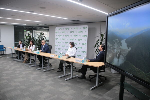 Rueda Prensa Proyecto Eléctrico Ituango
Rueda Prensa Proyecto Eléctrico Ituango
Fecha: 27 Octubre 2021
Para descargar esta fotografía en alta resolución, haga clic sobre la imagen hasta que la misma se despliegue en la pantalla completa; luego dé clic derecho y elija la opción "guardar imagen como". 
En caso de publicación por cualquier medio, solicitamos acompañarla del crédito: "Foto EPM"
Palabras clave: Rueda Prensa Proyecto Eléctrico Ituango