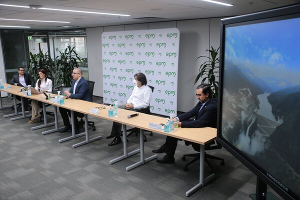 Rueda Prensa Proyecto Eléctrico Ituango
Rueda Prensa Proyecto Eléctrico Ituango
Fecha: 27 Octubre 2021
Para descargar esta fotografía en alta resolución, haga clic sobre la imagen hasta que la misma se despliegue en la pantalla completa; luego dé clic derecho y elija la opción "guardar imagen como". 
En caso de publicación por cualquier medio, solicitamos acompañarla del crédito: "Foto EPM"
Palabras clave: Rueda Prensa Proyecto Eléctrico Ituango