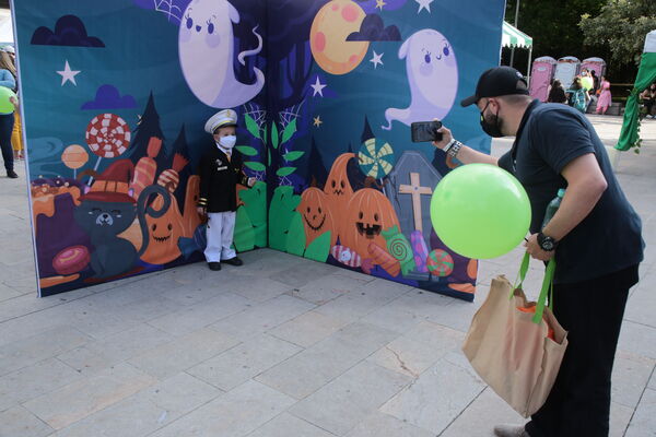 Halloween EPM 
Halloween EPM
Fecha: 29 Octubre 2021
Para descargar esta fotografía en alta resolución, haga clic sobre la imagen hasta que la misma se despliegue en la pantalla. En caso de publicación por cualquier medio, solicitamos acompañarla del crédito: "Foto EPM"
Palabras clave: Halloween