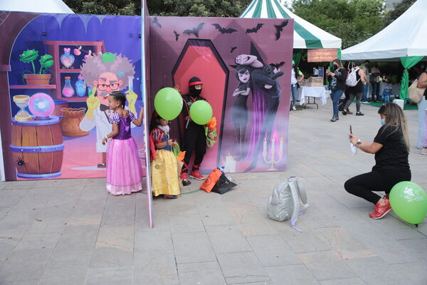 Halloween EPM 
Halloween EPM
Fecha: 29 Octubre 2021
Para descargar esta fotografía en alta resolución, haga clic sobre la imagen hasta que la misma se despliegue en la pantalla. En caso de publicación por cualquier medio, solicitamos acompañarla del crédito: "Foto EPM"
Palabras clave: Halloween
