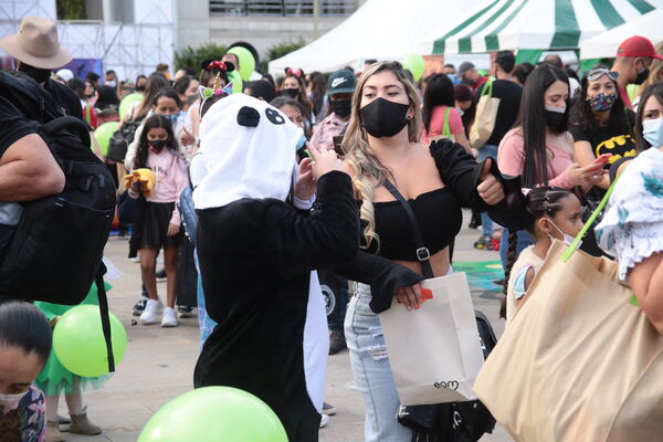 Halloween EPM
Fecha: 29 Octubre 2021
Para descargar esta fotografía en alta resolución, haga clic sobre la imagen hasta que la misma se despliegue en la pantalla. En caso de publicación por cualquier medio, solicitamos acompañarla del crédito: "Foto EPM"
Palabras clave: Halloween