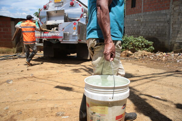 Agua Potable Vereda Granizal 
Agua potable vereda Granizal
Fecha: 2021 Junio 15
Para descargar esta fotografía en alta resolución, haga clic sobre la imagen hasta que la misma se despliegue en la pantalla completa; luego dé clic derecho y elija la opción "guardar imagen como". 
En caso de publicación por cualquier medio, solicitamos acompañarla del crédito: "Foto EPM"
Palabras clave: Agua Potable Vereda Granizal