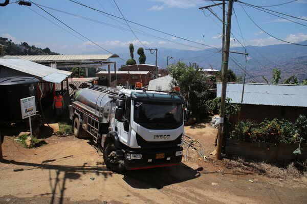 Agua Potable Vereda Granizal 
Agua potable vereda Granizal
Fecha: 2021 Junio 15
Para descargar esta fotografía en alta resolución, haga clic sobre la imagen hasta que la misma se despliegue en la pantalla completa; luego dé clic derecho y elija la opción "guardar imagen como". 
En caso de publicación por cualquier medio, solicitamos acompañarla del crédito: "Foto EPM"
Palabras clave: Agua Potable Vereda Granizal