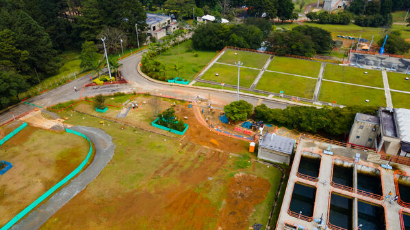 PLANTA MANATIALES modernización ampliación
PLANTA MANATIALES modernización ampliación
Fecha: 2021 Septiembre 23
Para descargar esta fotografía en alta resolución, haga clic sobre la imagen hasta que la misma se despliegue en la pantalla completa; luego dé clic derecho y elija la opción "guardar imagen como". 
En caso de publicación por cualquier medio, solicitamos acompañarla del crédito: "Foto EPM"

Palabras clave: PLANTA MANATIALES modernización ampliación