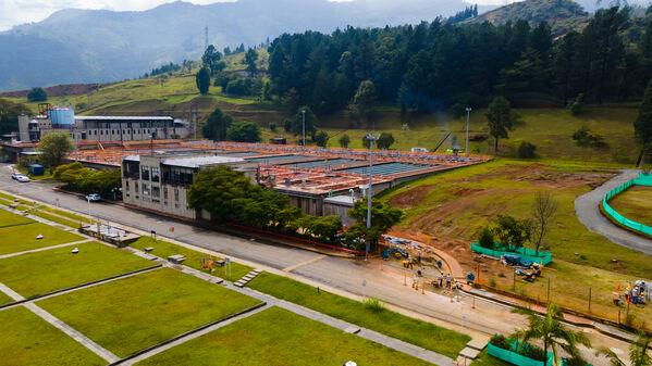 PLANTA MANATIALES modernización ampliación
PLANTA MANATIALES modernización ampliación
Fecha: 2021 Septiembre 23
Para descargar esta fotografía en alta resolución, haga clic sobre la imagen hasta que la misma se despliegue en la pantalla completa; luego dé clic derecho y elija la opción "guardar imagen como". 
En caso de publicación por cualquier medio, solicitamos acompañarla del crédito: "Foto EPM"

Palabras clave: PLANTA MANATIALES modernización ampliación