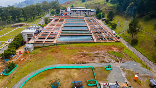 PLANTA MANATIALES modernización ampliación
PLANTA MANATIALES modernización ampliación
Fecha: 2021 Septiembre 23
Para descargar esta fotografía en alta resolución, haga clic sobre la imagen hasta que la misma se despliegue en la pantalla completa; luego dé clic derecho y elija la opción "guardar imagen como". 
En caso de publicación por cualquier medio, solicitamos acompañarla del crédito: "Foto EPM"

Palabras clave: PLANTA MANATIALES modernización ampliación