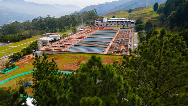 PLANTA MANATIALES modernización ampliación
PLANTA MANATIALES modernización ampliación
Fecha: 2021 Septiembre 23
Para descargar esta fotografía en alta resolución, haga clic sobre la imagen hasta que la misma se despliegue en la pantalla completa; luego dé clic derecho y elija la opción "guardar imagen como". 
En caso de publicación por cualquier medio, solicitamos acompañarla del crédito: "Foto EPM"

Palabras clave: PLANTA MANATIALES modernización ampliación