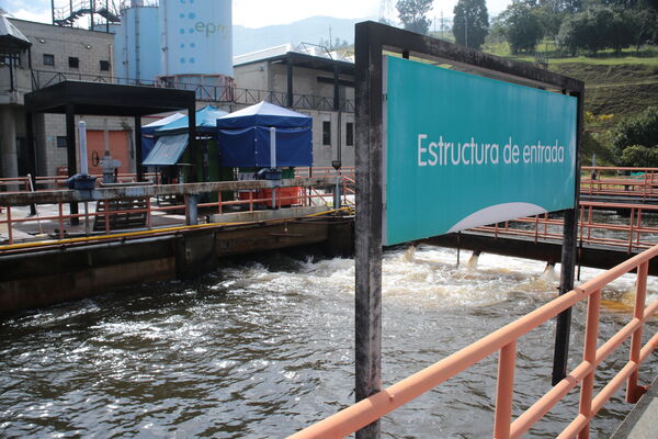 PLANTA MANATIALES modernización ampliación
PLANTA MANATIALES modernización ampliación
Fecha: 2021 Septiembre 23
Para descargar esta fotografía en alta resolución, haga clic sobre la imagen hasta que la misma se despliegue en la pantalla completa; luego dé clic derecho y elija la opción "guardar imagen como". 
En caso de publicación por cualquier medio, solicitamos acompañarla del crédito: "Foto EPM"
Palabras clave: PLANTA MANATIALES modernización ampliación