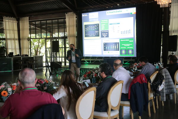 Encuentro Directivo Grupo EPM 2021 
Encuentro Directivo Grupo EPM 2021 
Fecha: 9 SEPTIEMBRE 2021
Para descargar esta fotografía en alta resolución, haga clic sobre la imagen hasta que la misma se despliegue en la pantalla completa; luego dé clic derecho y elija la opción "guardar imagen como". 
En caso de publicación por cualquier medio, solicitamos acompañarla del crédito: "Foto EPM"
Palabras clave: Encuentro Directivo Grupo EPM 2021