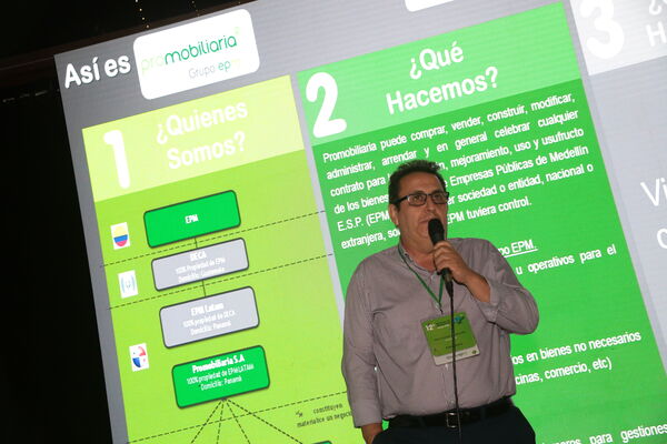 Encuentro Directivo Grupo EPM 2021 
Encuentro Directivo Grupo EPM 2021 
Fecha: 9 SEPTIEMBRE 2021
Para descargar esta fotografía en alta resolución, haga clic sobre la imagen hasta que la misma se despliegue en la pantalla completa; luego dé clic derecho y elija la opción "guardar imagen como". 
En caso de publicación por cualquier medio, solicitamos acompañarla del crédito: "Foto EPM"
Palabras clave: Encuentro Directivo Grupo EPM 2021