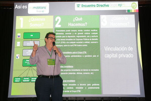 Encuentro Directivo Grupo EPM 2021 
Encuentro Directivo Grupo EPM 2021 
Fecha: 9 SEPTIEMBRE 2021
Para descargar esta fotografía en alta resolución, haga clic sobre la imagen hasta que la misma se despliegue en la pantalla completa; luego dé clic derecho y elija la opción "guardar imagen como". 
En caso de publicación por cualquier medio, solicitamos acompañarla del crédito: "Foto EPM"
Palabras clave: Encuentro Directivo Grupo EPM 2021