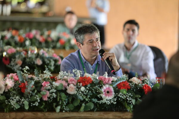 Encuentro Directivo Grupo EPM 2021 
Encuentro Directivo Grupo EPM 2021 
Fecha: 9 SEPTIEMBRE 2021
Para descargar esta fotografía en alta resolución, haga clic sobre la imagen hasta que la misma se despliegue en la pantalla completa; luego dé clic derecho y elija la opción "guardar imagen como". 
En caso de publicación por cualquier medio, solicitamos acompañarla del crédito: "Foto EPM"
Palabras clave: Encuentro Directivo Grupo EPM 2021