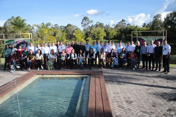 Encuentro Directivo Grupo EPM 2021 
Encuentro Directivo Grupo EPM 2021 
Fecha: 9 SEPTIEMBRE 2021
Para descargar esta fotografía en alta resolución, haga clic sobre la imagen hasta que la misma se despliegue en la pantalla completa; luego dé clic derecho y elija la opción "guardar imagen como". 
En caso de publicación por cualquier medio, solicitamos acompañarla del crédito: "Foto EPM"
Palabras clave: Encuentro Directivo Grupo EPM 2021