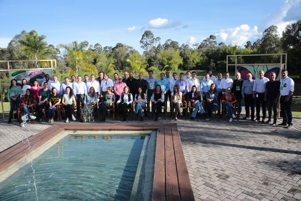 Encuentro Directivo Grupo EPM 2021 
Encuentro Directivo Grupo EPM 2021 
Fecha: 9 SEPTIEMBRE 2021
Para descargar esta fotografía en alta resolución, haga clic sobre la imagen hasta que la misma se despliegue en la pantalla completa; luego dé clic derecho y elija la opción "guardar imagen como". 
En caso de publicación por cualquier medio, solicitamos acompañarla del crédito: "Foto EPM"
Palabras clave: Encuentro Directivo Grupo EPM 2021