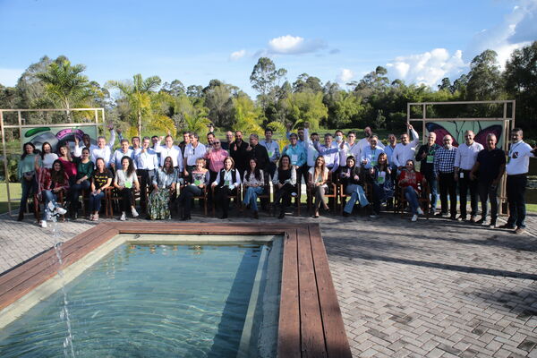 Encuentro Directivo Grupo EPM 2021 
Encuentro Directivo Grupo EPM 2021 
Fecha: 9 SEPTIEMBRE 2021
Para descargar esta fotografía en alta resolución, haga clic sobre la imagen hasta que la misma se despliegue en la pantalla completa; luego dé clic derecho y elija la opción "guardar imagen como". 
En caso de publicación por cualquier medio, solicitamos acompañarla del crédito: "Foto EPM"
Palabras clave: Encuentro Directivo Grupo EPM 2021