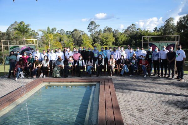 Encuentro Directivo Grupo EPM 2021 
Encuentro Directivo Grupo EPM 2021 
Fecha: 9 SEPTIEMBRE 2021
Para descargar esta fotografía en alta resolución, haga clic sobre la imagen hasta que la misma se despliegue en la pantalla completa; luego dé clic derecho y elija la opción "guardar imagen como". 
En caso de publicación por cualquier medio, solicitamos acompañarla del crédito: "Foto EPM"
Palabras clave: Encuentro Directivo Grupo EPM 2021