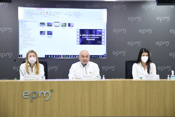 Rueda prensa
Rueda de prensa
Fecha: 2021 Septiembre 9
Para descargar esta fotografía en alta resolución, haga clic sobre la imagen hasta que la misma se despliegue en la pantalla completa; luego dé clic derecho y elija la opción "guardar imagen como". 
En caso de publicación por cualquier medio, solicitamos acompañarla del crédito: "Foto EPM"
Palabras clave: Rueda prensa