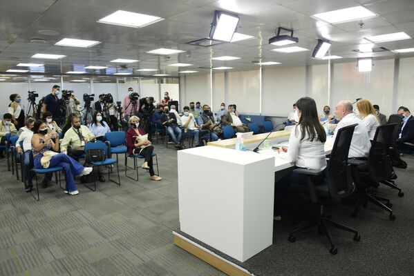 Rueda prensa
Rueda de prensa
Fecha: 2021 Septiembre 9
Para descargar esta fotografía en alta resolución, haga clic sobre la imagen hasta que la misma se despliegue en la pantalla completa; luego dé clic derecho y elija la opción "guardar imagen como". 
En caso de publicación por cualquier medio, solicitamos acompañarla del crédito: "Foto EPM"
Palabras clave: Rueda prensa