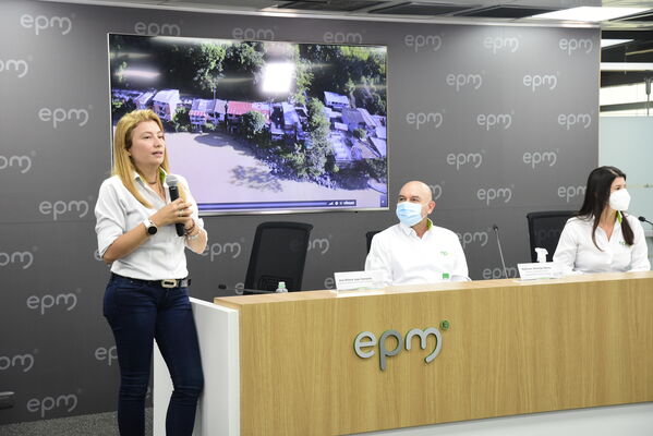 Rueda prensa
Rueda de prensa
Fecha: 2021 Septiembre 9
Para descargar esta fotografía en alta resolución, haga clic sobre la imagen hasta que la misma se despliegue en la pantalla completa; luego dé clic derecho y elija la opción "guardar imagen como". 
En caso de publicación por cualquier medio, solicitamos acompañarla del crédito: "Foto EPM"
Palabras clave: Rueda prensa