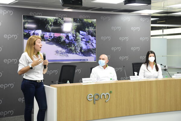 Rueda prensa
Rueda de prensa
Fecha: 2021 Septiembre 9
Para descargar esta fotografía en alta resolución, haga clic sobre la imagen hasta que la misma se despliegue en la pantalla completa; luego dé clic derecho y elija la opción "guardar imagen como". 
En caso de publicación por cualquier medio, solicitamos acompañarla del crédito: "Foto EPM"
Palabras clave: Rueda prensa
