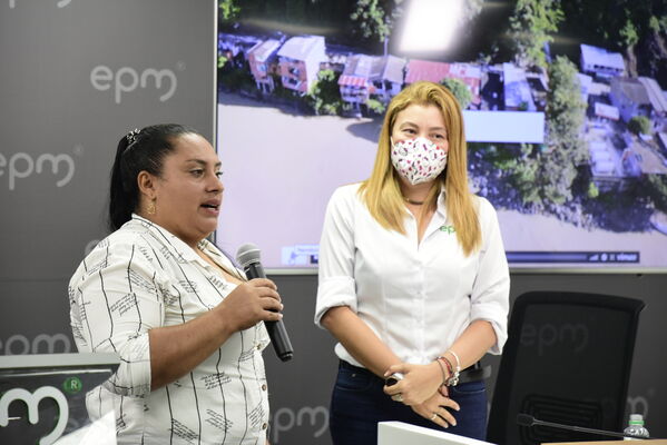 Rueda prensa
Rueda de prensa
Fecha: 2021 Septiembre 9
Para descargar esta fotografía en alta resolución, haga clic sobre la imagen hasta que la misma se despliegue en la pantalla completa; luego dé clic derecho y elija la opción "guardar imagen como". 
En caso de publicación por cualquier medio, solicitamos acompañarla del crédito: "Foto EPM"
Palabras clave: Rueda prensa