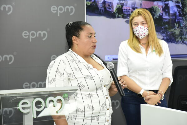 Rueda prensa
Rueda de prensa
Fecha: 2021 Septiembre 9
Para descargar esta fotografía en alta resolución, haga clic sobre la imagen hasta que la misma se despliegue en la pantalla completa; luego dé clic derecho y elija la opción "guardar imagen como". 
En caso de publicación por cualquier medio, solicitamos acompañarla del crédito: "Foto EPM"
Palabras clave: Rueda prensa