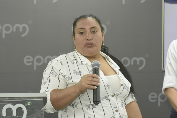 Rueda prensa
Rueda de prensa
Fecha: 2021 Septiembre 9
Para descargar esta fotografía en alta resolución, haga clic sobre la imagen hasta que la misma se despliegue en la pantalla completa; luego dé clic derecho y elija la opción "guardar imagen como". 
En caso de publicación por cualquier medio, solicitamos acompañarla del crédito: "Foto EPM"
Palabras clave: Rueda prensa