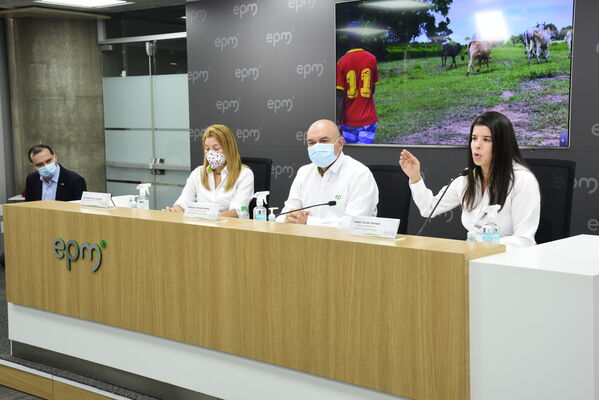 Rueda prensa
Rueda de prensa
Fecha: 2021 Septiembre 9
Para descargar esta fotografía en alta resolución, haga clic sobre la imagen hasta que la misma se despliegue en la pantalla completa; luego dé clic derecho y elija la opción "guardar imagen como". 
En caso de publicación por cualquier medio, solicitamos acompañarla del crédito: "Foto EPM"
Palabras clave: Rueda prensa