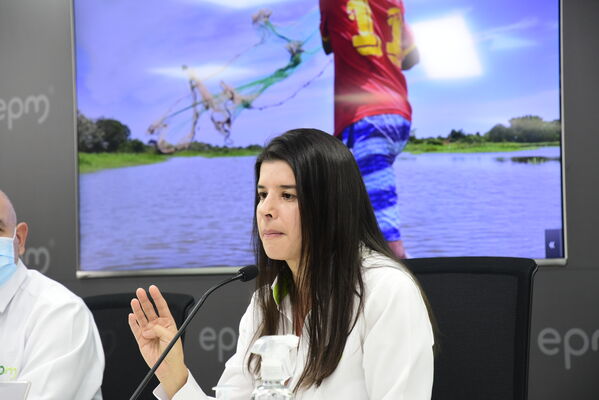 Rueda prensa
Rueda de prensa
Fecha: 2021 Septiembre 9
Para descargar esta fotografía en alta resolución, haga clic sobre la imagen hasta que la misma se despliegue en la pantalla completa; luego dé clic derecho y elija la opción "guardar imagen como". 
En caso de publicación por cualquier medio, solicitamos acompañarla del crédito: "Foto EPM"
Palabras clave: Rueda prensa