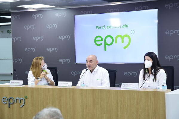 Rueda prensa
Rueda de prensa
Fecha: 2021 Septiembre 9
Para descargar esta fotografía en alta resolución, haga clic sobre la imagen hasta que la misma se despliegue en la pantalla completa; luego dé clic derecho y elija la opción "guardar imagen como". 
En caso de publicación por cualquier medio, solicitamos acompañarla del crédito: "Foto EPM"
Palabras clave: Rueda prensa