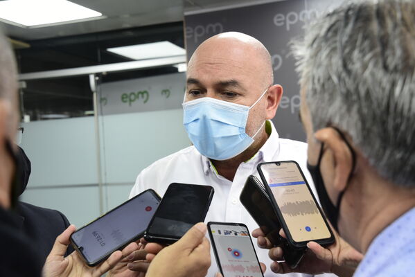 Rueda prensa
Rueda de prensa
Fecha: 2021 Septiembre 9
Para descargar esta fotografía en alta resolución, haga clic sobre la imagen hasta que la misma se despliegue en la pantalla completa; luego dé clic derecho y elija la opción "guardar imagen como". 
En caso de publicación por cualquier medio, solicitamos acompañarla del crédito: "Foto EPM"
Palabras clave: Rueda prensa