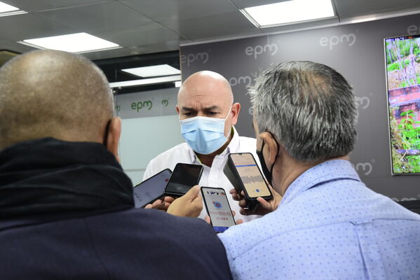 Rueda prensa
Rueda de prensa
Fecha: 2021 Septiembre 9
Para descargar esta fotografía en alta resolución, haga clic sobre la imagen hasta que la misma se despliegue en la pantalla completa; luego dé clic derecho y elija la opción "guardar imagen como". 
En caso de publicación por cualquier medio, solicitamos acompañarla del crédito: "Foto EPM"
Palabras clave: Rueda prensa