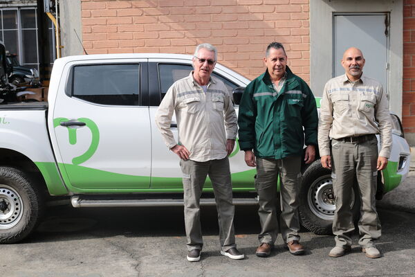 Equipo de conductores EPM
Para descargar esta fotografía en alta resolución, haga clic sobre la imagen hasta que la misma se despliegue en la pantalla completa; luego dé clic derecho y elija la opción "guardar imagen como". 
En caso de publicación por cualquier medio, solicitamos acompañarla del crédito: "Foto EPM"

Palabras clave: Equipo conductores EPM