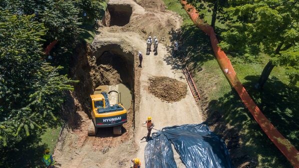 Obras Arreglo Daño Av. Regional
Obras Arreglo Daño Av. Regional
Fecha: 8 Agosto 2022
Para descargar esta fotografía en alta resolución, haga clic sobre la imagen hasta que la misma se despliegue en la pantalla completa; luego dé clic derecho y elija la opción "guardar imagen como". 
En caso de publicación por cualquier medio, solicitamos acompañarla del crédito: "Foto EPM"

Palabras clave: Obras Arreglo Daño Av. Regional