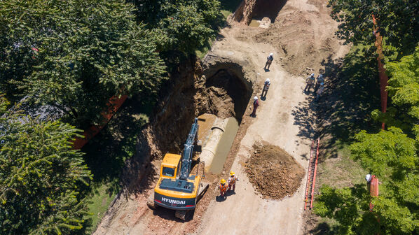 Obras Arreglo Daño Av. Regional
Obras Arreglo Daño Av. Regional
Fecha: 8 Agosto 2022
Para descargar esta fotografía en alta resolución, haga clic sobre la imagen hasta que la misma se despliegue en la pantalla completa; luego dé clic derecho y elija la opción "guardar imagen como". 
En caso de publicación por cualquier medio, solicitamos acompañarla del crédito: "Foto EPM"

Palabras clave: Obras Arreglo Daño Av. Regional