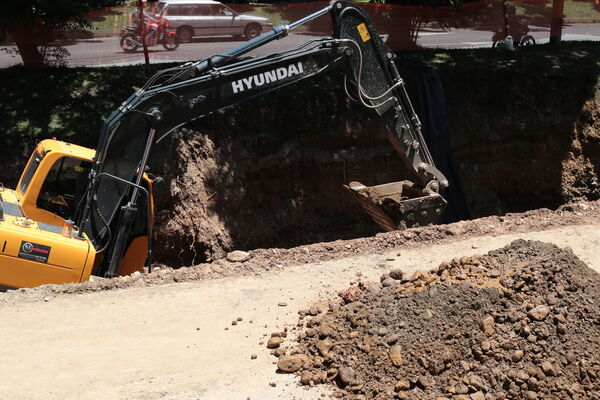Obras Arreglo Daño Av. Regional
Obras Arreglo Daño Av. Regional
Fecha: 8 Agosto 2022
Para descargar esta fotografía en alta resolución, haga clic sobre la imagen hasta que la misma se despliegue en la pantalla completa; luego dé clic derecho y elija la opción "guardar imagen como". 
En caso de publicación por cualquier medio, solicitamos acompañarla del crédito: "Foto EPM"

Palabras clave: Obras Arreglo Daño Av. Regional