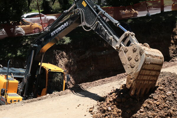 Obras Arreglo Daño Av. Regional
Obras Arreglo Daño Av. Regional
Fecha: 8 Agosto 2022
Para descargar esta fotografía en alta resolución, haga clic sobre la imagen hasta que la misma se despliegue en la pantalla completa; luego dé clic derecho y elija la opción "guardar imagen como". 
En caso de publicación por cualquier medio, solicitamos acompañarla del crédito: "Foto EPM"

Palabras clave: Obras Arreglo Daño Av. Regional