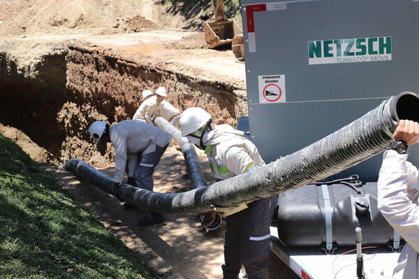 Obras Arreglo Daño Av. Regional
Obras Arreglo Daño Av. Regional
Fecha: 8 Agosto 2022
Para descargar esta fotografía en alta resolución, haga clic sobre la imagen hasta que la misma se despliegue en la pantalla completa; luego dé clic derecho y elija la opción "guardar imagen como". 
En caso de publicación por cualquier medio, solicitamos acompañarla del crédito: "Foto EPM"

Palabras clave: Obras Arreglo Daño Av. Regional